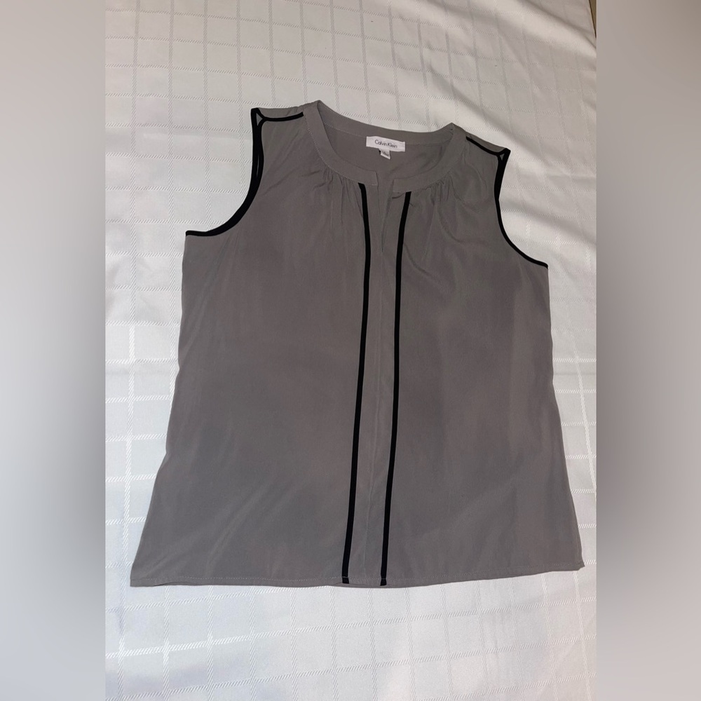 Calvin Klein Grey sleeveless shirt women’s Size Small Sleeveless